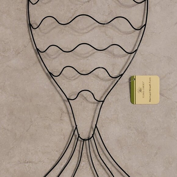 Mermaid Wreath Form Frame Set of 9 - Picture 4 of 5